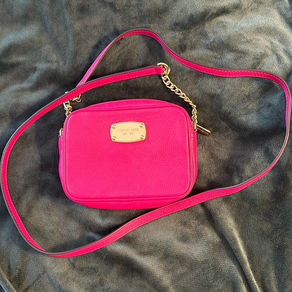 MICHAEL KORS HAMILTON HOT PINK LEATHER MESSENGER CROSSBODY BAG GOLD CHAIN SMALL - Picture 2 of 9